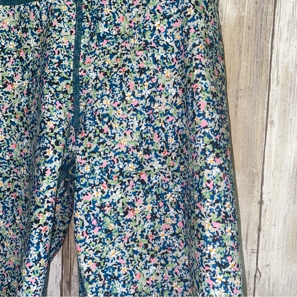 Sage Collective Ditsy Floral By let Shorts - Picture 2 of 5